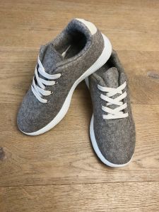 Sneaker gefilzt grau